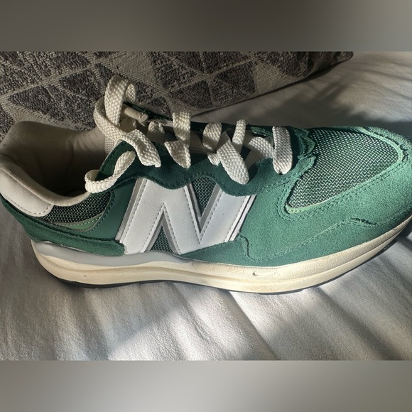 New Balance sneakers - Picture 2 of 7